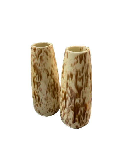 Paire de petits vases mouchetés